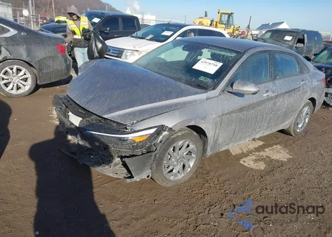 2024 Hyundai Elantra Hybrid Blue z USA, uszkodzony, nr VIN KMHLM4DJXRU113855